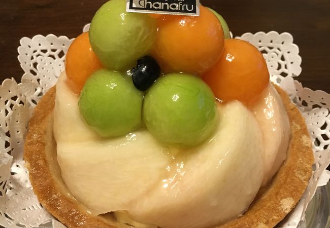 フルーツたっぷりのケーキ