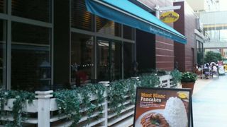 ハワイ生まれのパンケーキ専門店