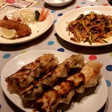 それぞれ、４人分ずつ運ばれます。