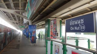 下町風情も残るどこか懐かしい街にある駅