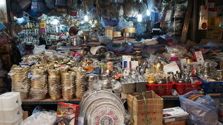 観光客でも行きやすい市場