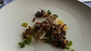 みなとみらいの景色と素敵な料理を楽しめるお店