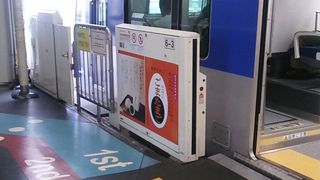 浜松町での乗り換えが案外不便です