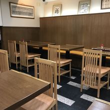 1階派が満席で2階席へ