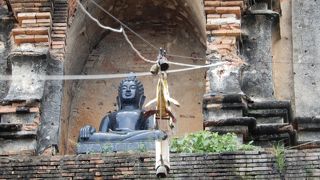 木造の温もりのある寺院
