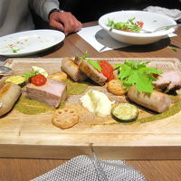 メインの肉料理