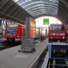 南部に向かうローカル列車のホーム