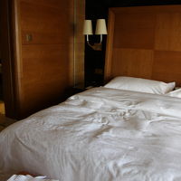 広いベッドルーム