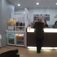 カウンターは　一つの部屋になっていて大人数には対応。。。無理