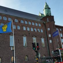 旗はストックホルムのマーク