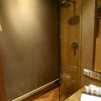 バスルームは大理石でした