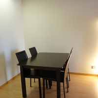 ダイニングテーブルみたいなものも。