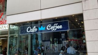 中央通りに面したコア1階の北欧カフェ