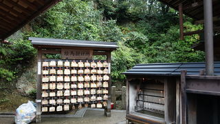 お願いこと別にお線香が置かれていました。