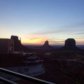 モンニュメントバレーに行くなら、こちらで1泊してサンライズを！