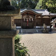 綺麗に手入れされた境内