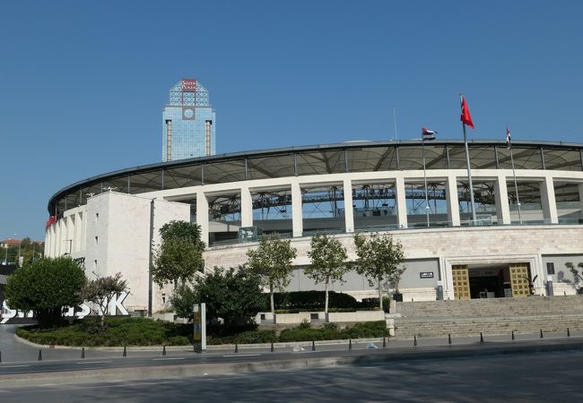 トルコサッカーの競技場、イニョニュスタジアム