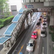 大雨のプルンチット駅 (BTS)