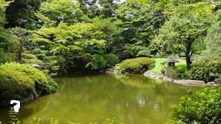 庭園美術館に隣接