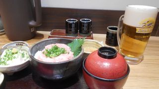 羽田空港では貴重な和定食食堂。