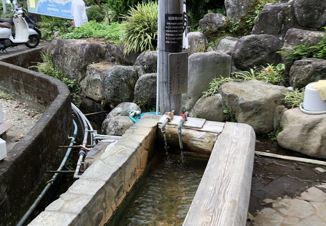 無人駅 伊豆大川駅前の 足湯 