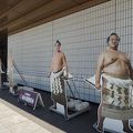 横綱の等身大パネルは格好の撮影ポイントです