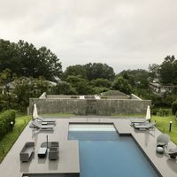 プールです。天気が良ければきっと最高ですね。