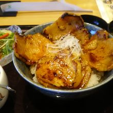 十勝豚丼うまい