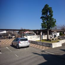 飲食施設は弱い