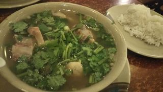 定番のテールスープはマストです