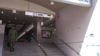 駅周辺には、東京ドーム、東京ドームシティ、文京区役所などの一級観光アトラクションがあります