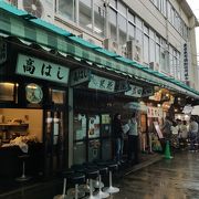 場内のディープな商店街