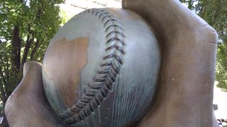 野球ボール上に描かれた世界地図が面白かった