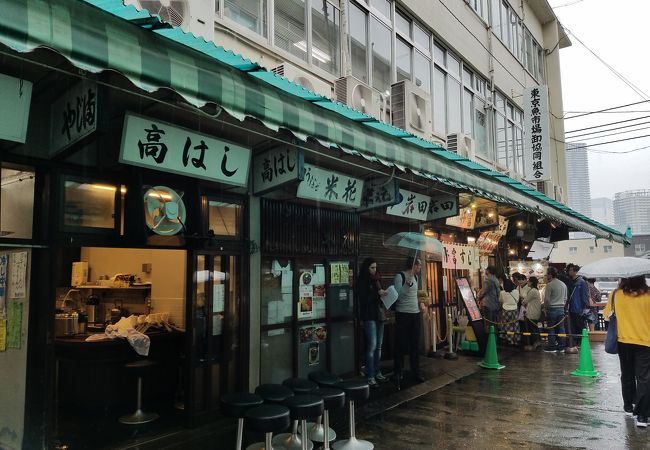 場内のディープな商店街