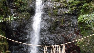 権現山白糸の滝