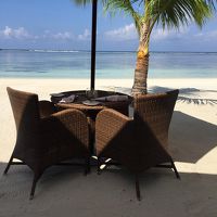 ビーチのテーブル