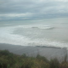 カエルさんばかりを見ていると、美しい海は二の次になるかも…