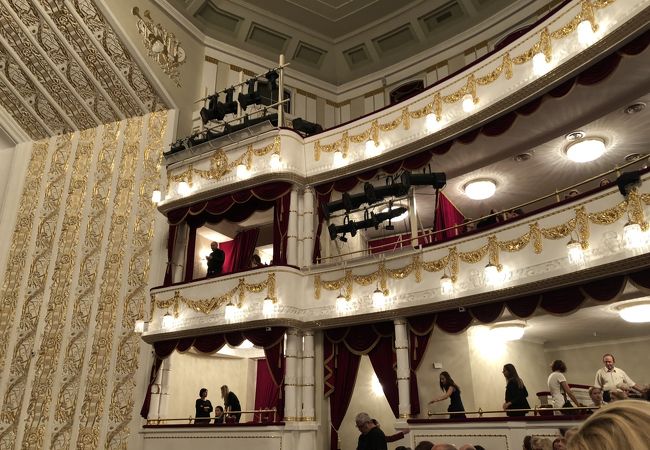 オペラ バレエ劇場