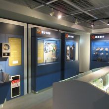 時の科学館では時計の仕組みの展示もある