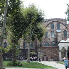 アヤイリニ教会はトプカプ宮殿敷地内にあります