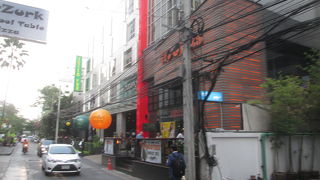 フーターズ バンコク