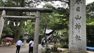 春日山：春日山神社、春日山城跡への登り口