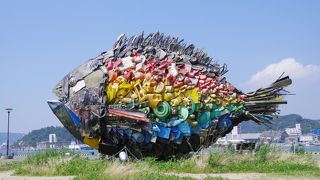 ゴミが見事にアートに生まれ変わったチヌ(魚)のオブジェです!