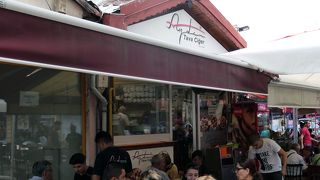 町中心部にある名物料理レストラン