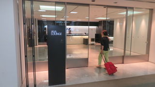 ゲート42近く、広くてゆったりと使いやすい。