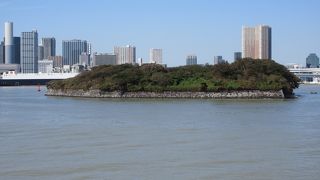 東京港に浮かんでいます