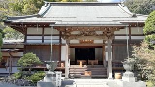 風格ある本堂です