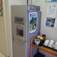 コーヒーもお茶もセルフで飲める