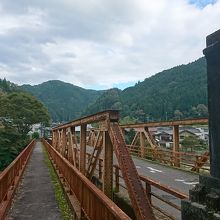 昭和15年改修の橋から小渡温泉を見る