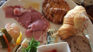 夏休みに恒例のランチバイキングへ